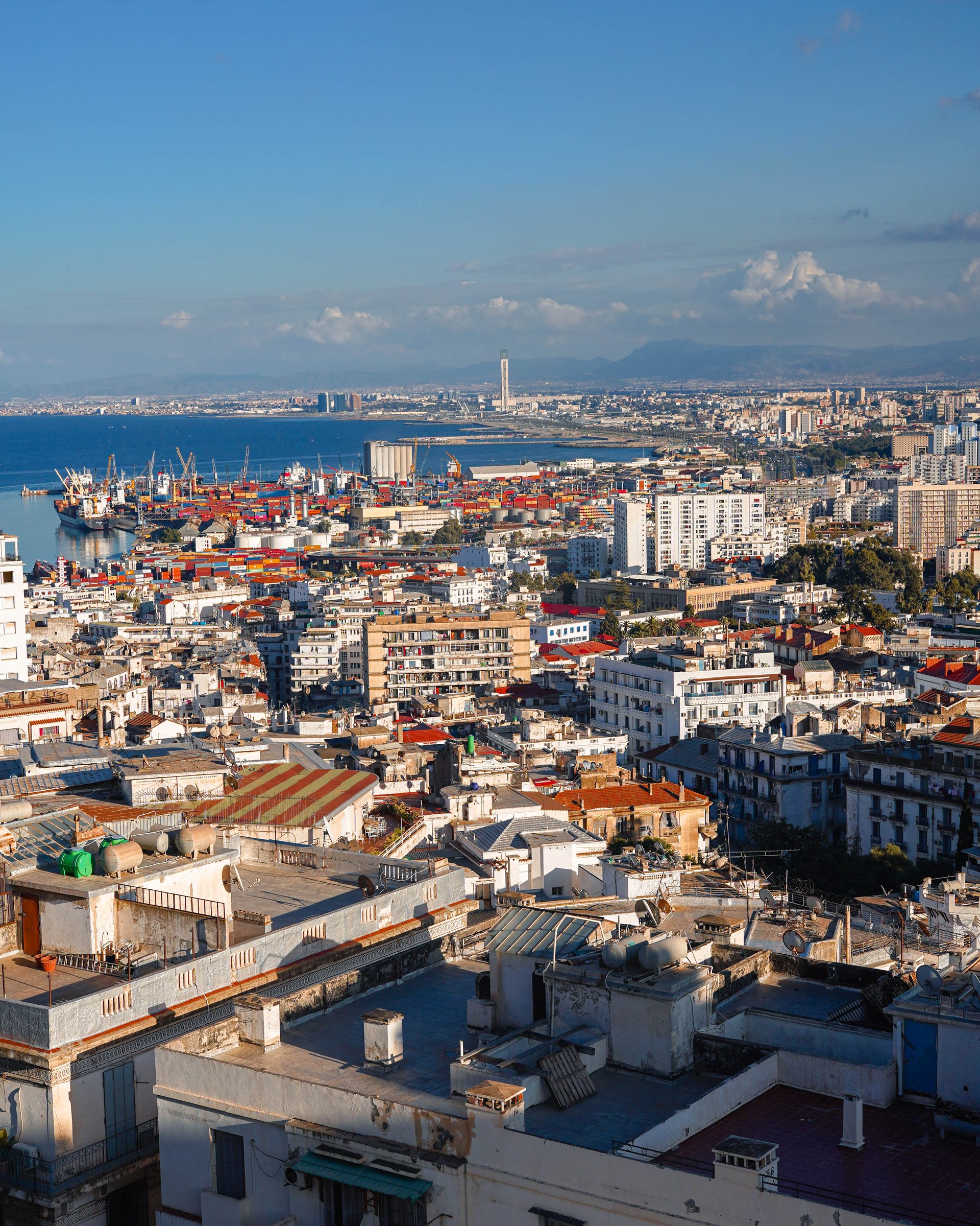 Vue d'Alger au coucher du soleil